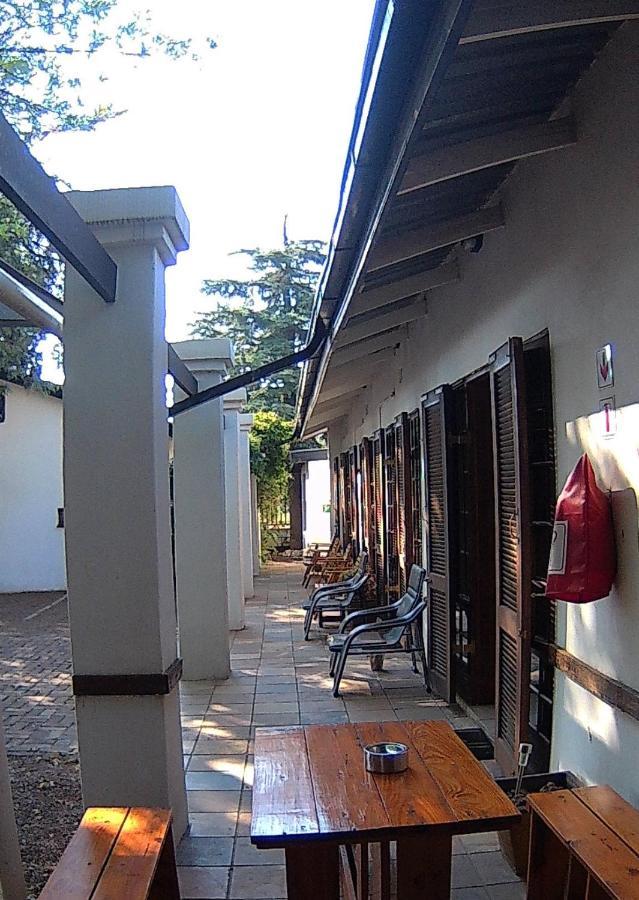 Kuru-Kuru Guesthouse Kuruman Exterior foto